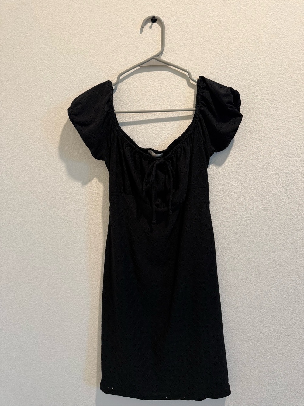 Heart Hips Black Puff-Sleeve Mini Dress